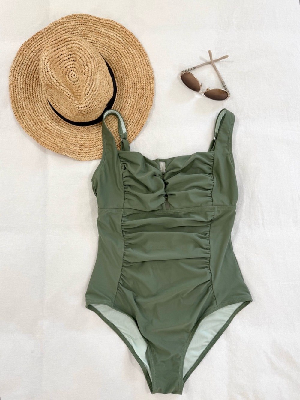 ✨ Cupshe Green Ruched Tummy Control One Piece Swimsuit Slimming Size L ✨